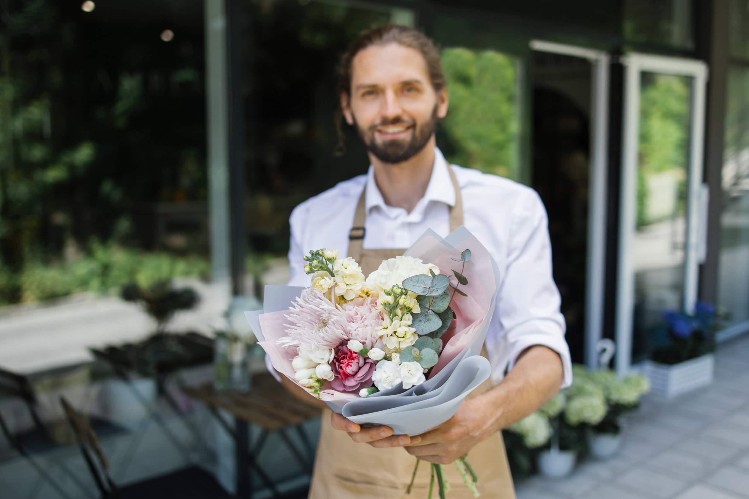 Bloemist bezorgd bloemen