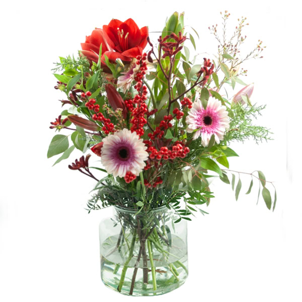 Kerstkus. Kerstboeket rood roze